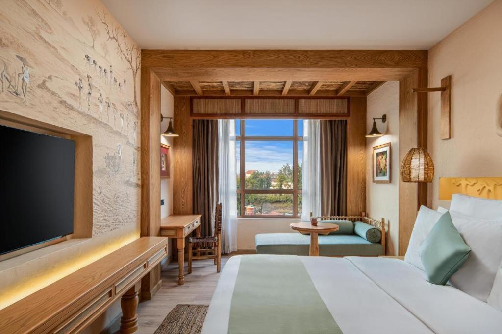 Tu Casa Near Delhi Airport 4*